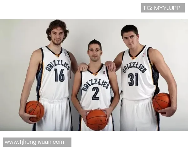 纳瓦罗与姚明的篮球传奇交汇点：友谊与竞争的完美结合