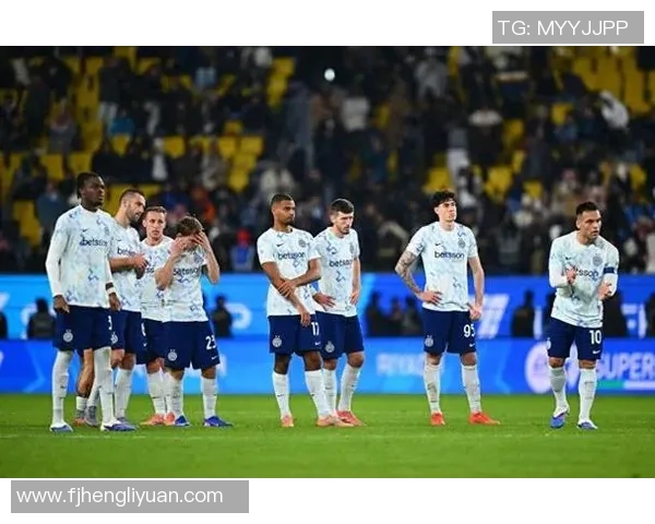 世界杯焦点战利物浦与国米激战成平红牌事件引发全场热议