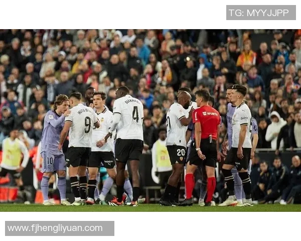 西甲激战曼联大胜莱比锡帽子戏法引发争议判罚热议 西甲激战曼联大胜莱比锡帽子戏法引发争议判罚热议